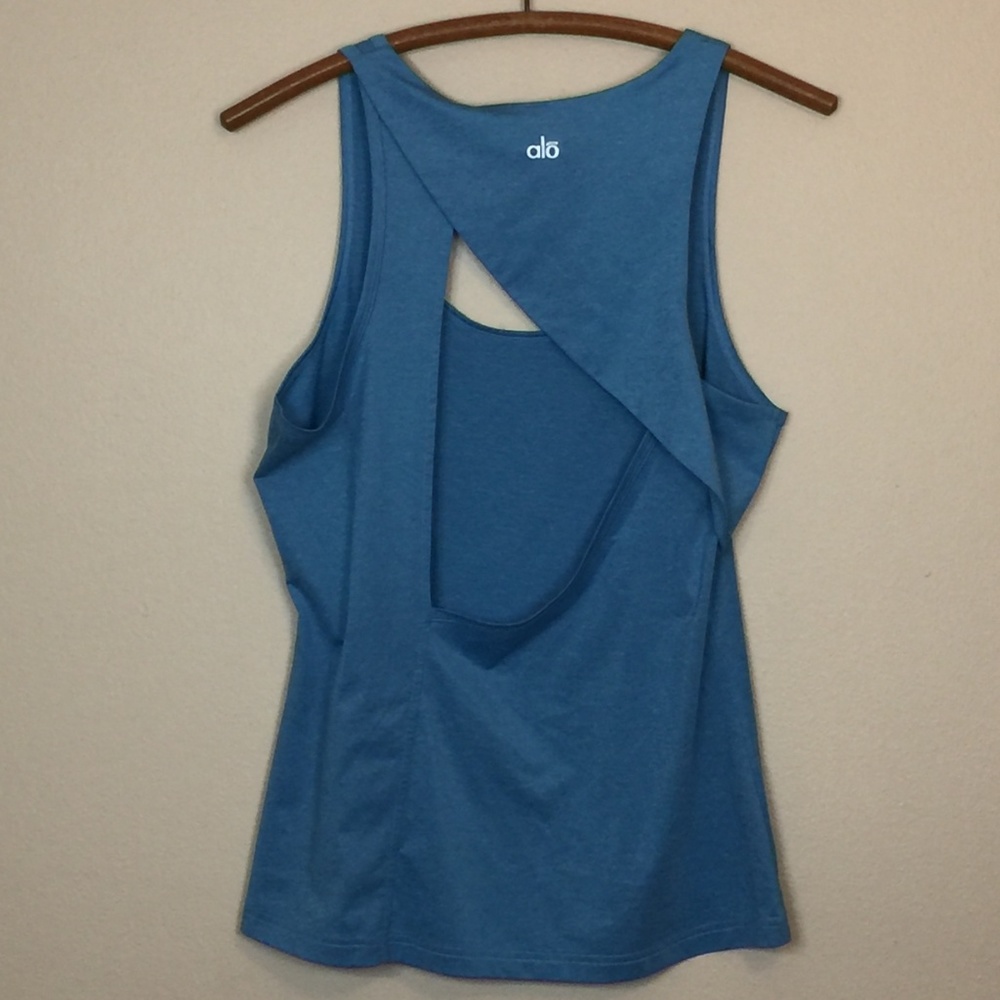 Alō Yoga Turquoise Asymmetrical Tank Top S EUC - Picture 4 of 7